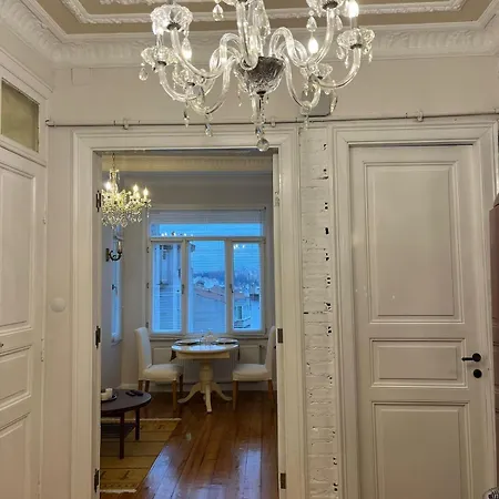 Beyoglu,luxury,historical,newly Renovated,istiklal Apartamento *